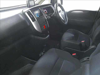 NISSAN SERENA 2010