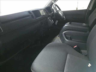 TOYOTA HIACE VAN 2020