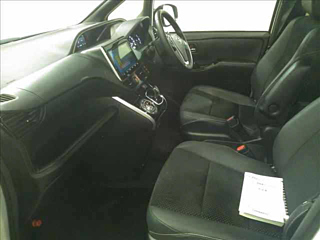 TOYOTA VOXY 2021