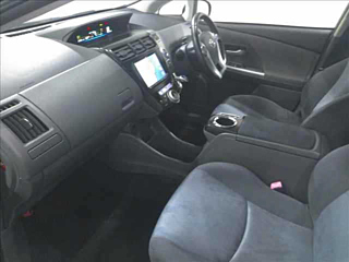 TOYOTA PRIUS ALPHA 2012
