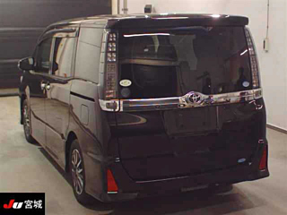TOYOTA VOXY 2014
