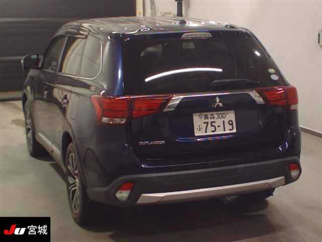 MITSUBISHI OUTLANDER 2016