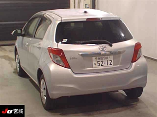 TOYOTA VITZ 2013