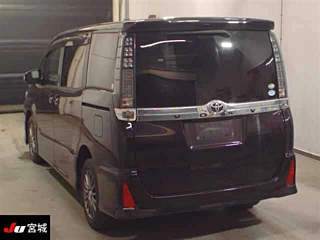 TOYOTA VOXY 2016