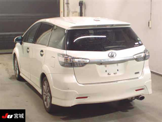 TOYOTA WISH 2012