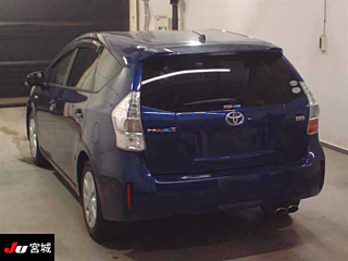 TOYOTA PRIUS ALPHA 2012