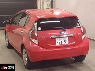 TOYOTA AQUA 2015