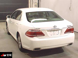 TOYOTA CROWN 2010