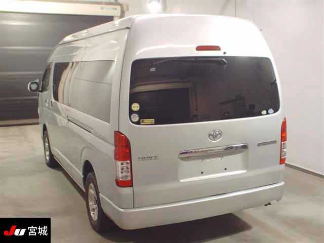 TOYOTA HIACE 2008