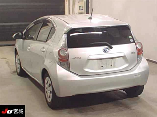 TOYOTA AQUA 2012