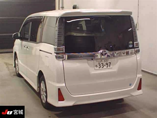 TOYOTA VOXY 2019