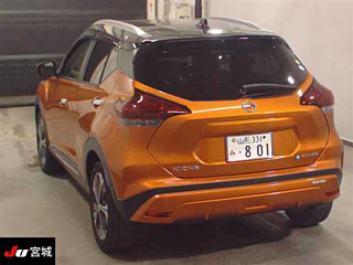 NISSAN KIX 2020