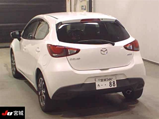 MAZDA DEMIO 2015