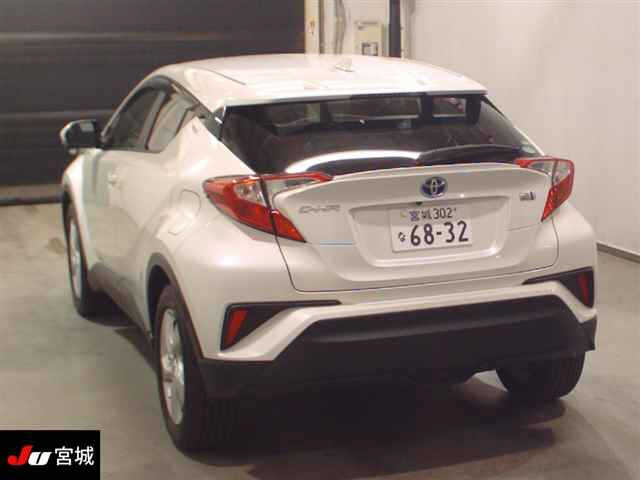 TOYOTA C-HR 2017
