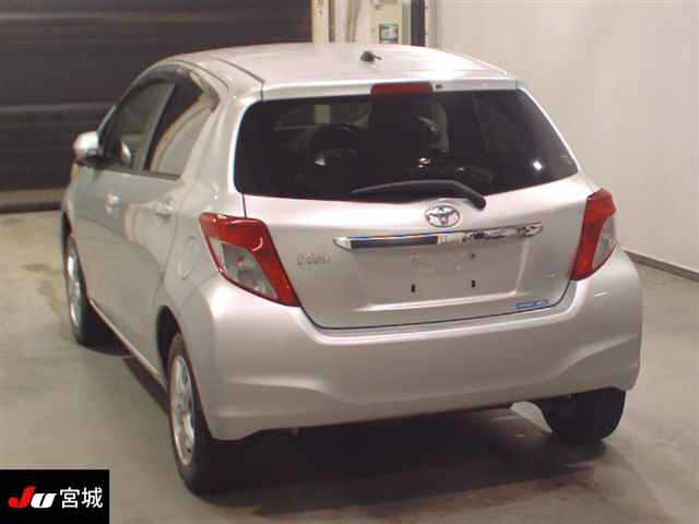 TOYOTA VITZ 2012