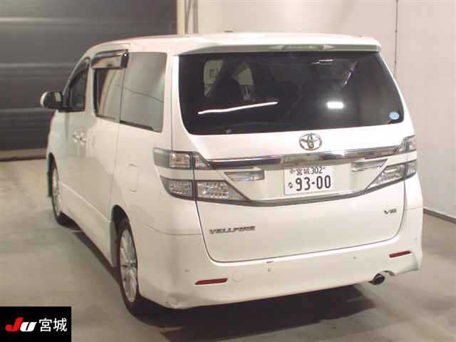 TOYOTA VELLFIRE 2013