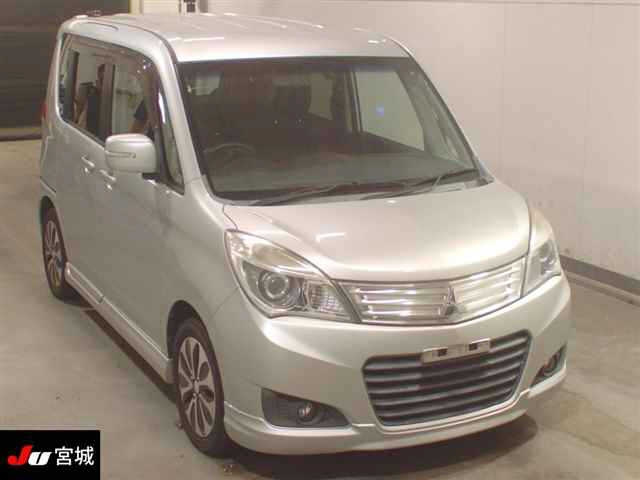 MITSUBISHI DELICA D2 2014