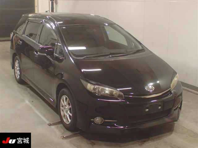 TOYOTA WISH 2013