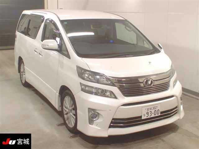 TOYOTA VELLFIRE 2013