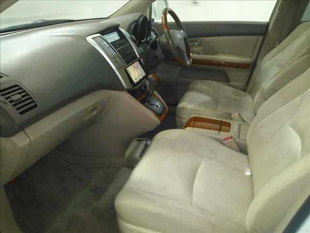 TOYOTA HARRIER 2010