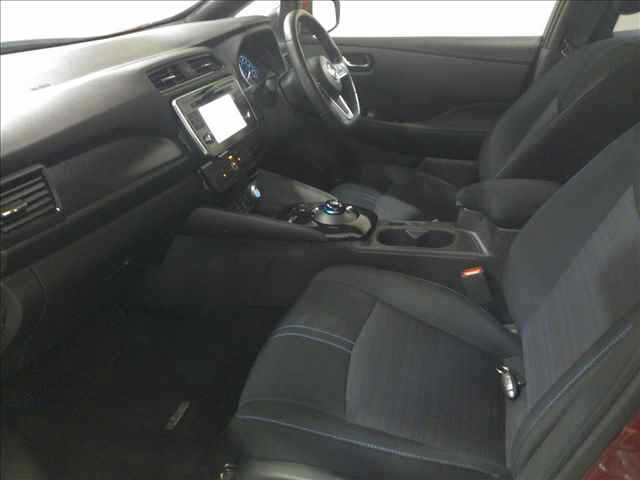 NISSAN LEAF 2017