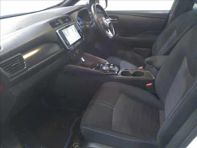 NISSAN LEAF 2020