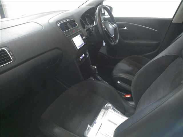 VOLKSWAGEN POLO 2016