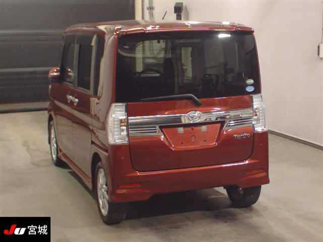 DAIHATSU TANTO 2015