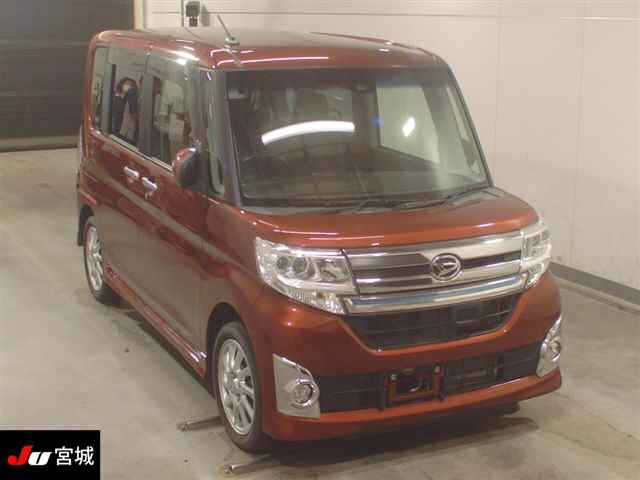 DAIHATSU TANTO 2015