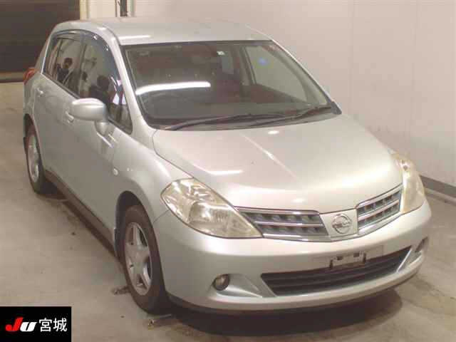 NISSAN TIIDA 2012