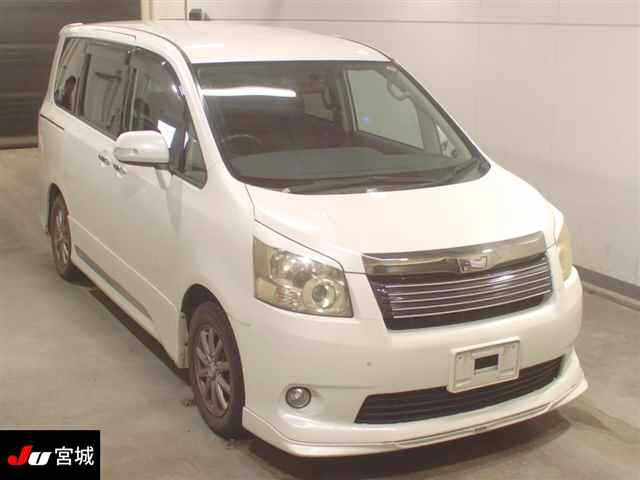 TOYOTA NOAH 2008