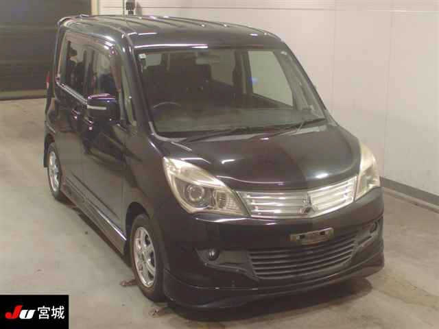 MITSUBISHI DELICA D2 2012
