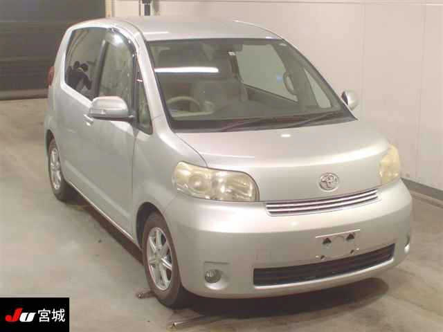 TOYOTA PORTE 2011