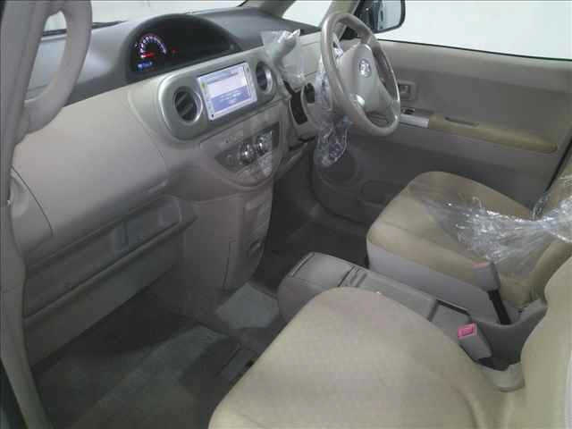 TOYOTA PORTE 2011