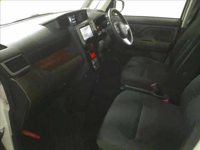 TOYOTA ROOMY 2017