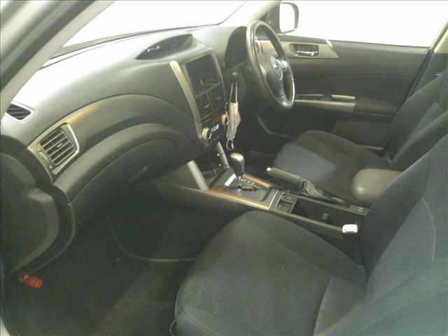 SUBARU FORESTER 2011