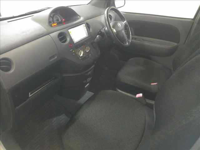 TOYOTA SIENTA 2011