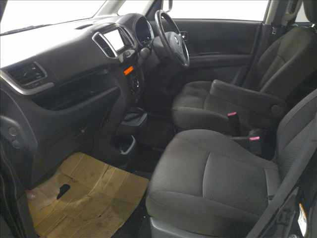 MITSUBISHI DELICA D2 2012