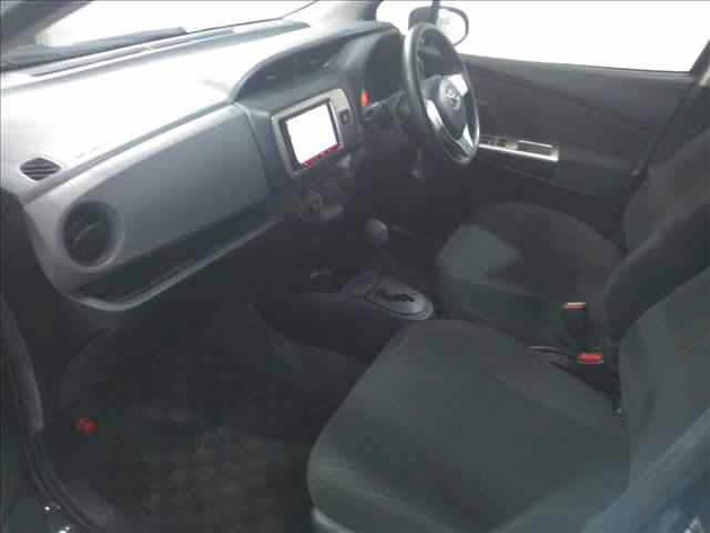 TOYOTA VITZ 2014