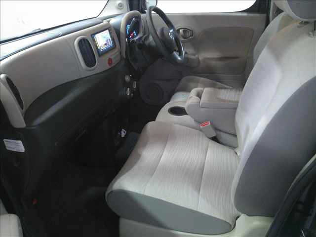 NISSAN CUBE 2010
