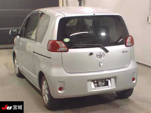 TOYOTA PORTE 2011