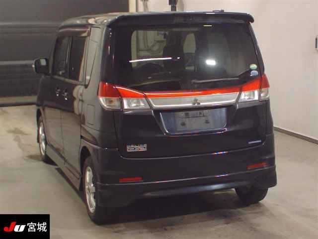 MITSUBISHI DELICA D2 2012