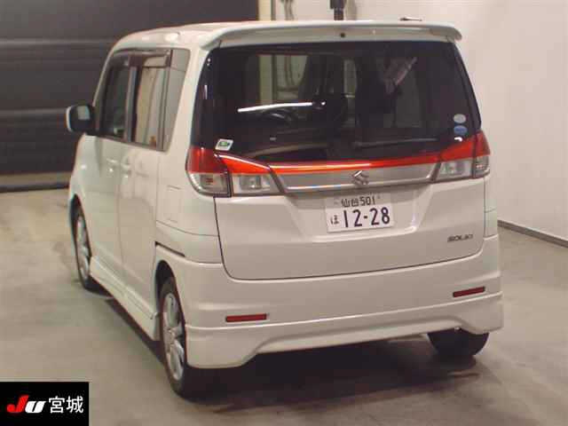 SUZUKI SOLIO 2013