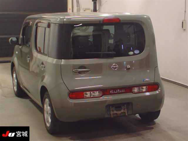 NISSAN CUBE 2010