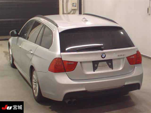 BMW 3 SERIES 2011