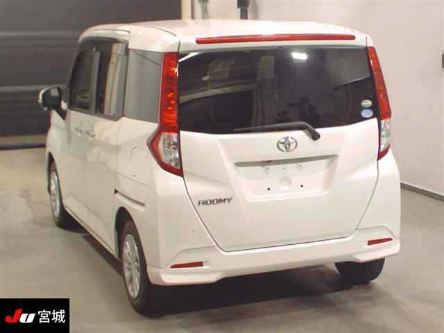 TOYOTA ROOMY 2017