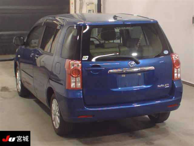 TOYOTA RAUM 2010