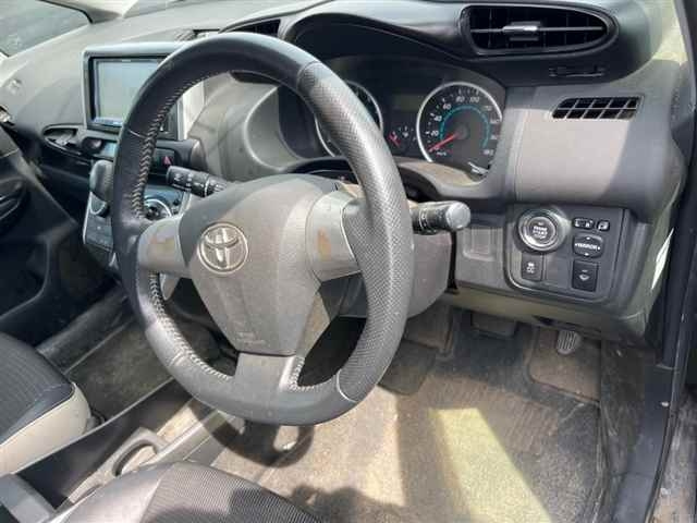 TOYOTA WISH 2012