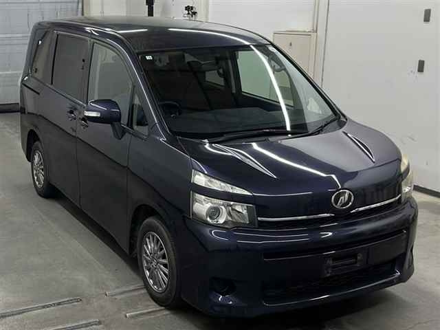 TOYOTA VOXY 2012