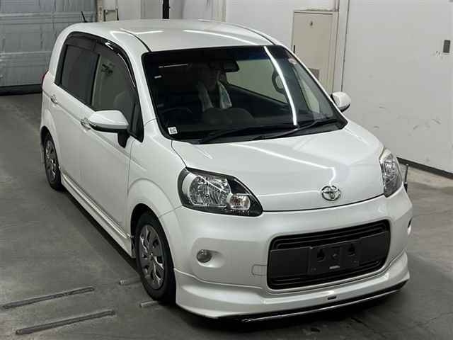 TOYOTA PORTE 2018